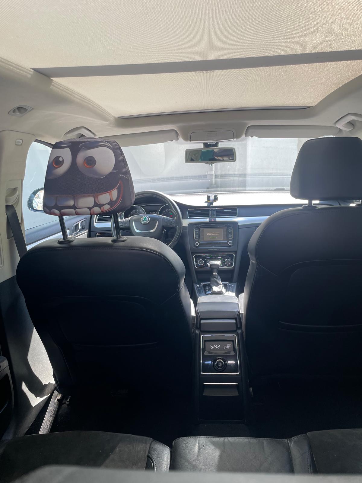 SKODA Superb Combi 2.0 TDi Ambition DSG-image-6