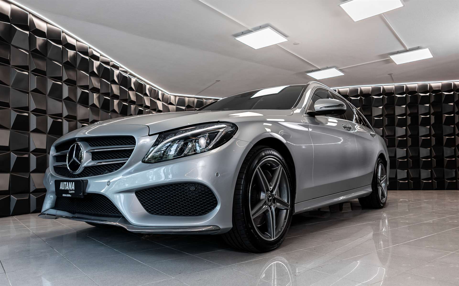MERCEDES-BENZ C 250 d Swiss Star AMG Line 4Matic 9G-Tronic-image-23