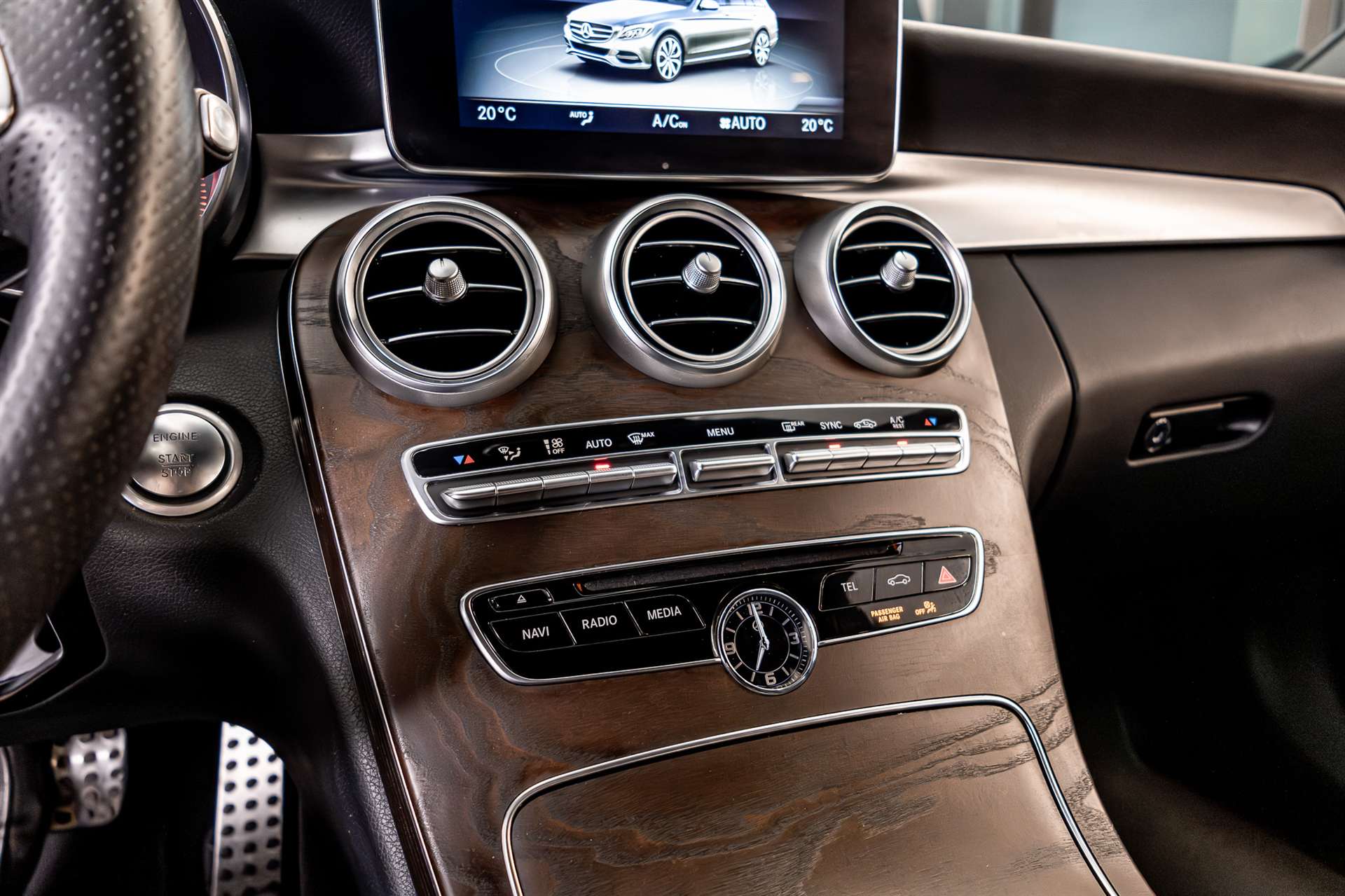 MERCEDES-BENZ C 250 d Swiss Star AMG Line 4Matic 9G-Tronic-image-15