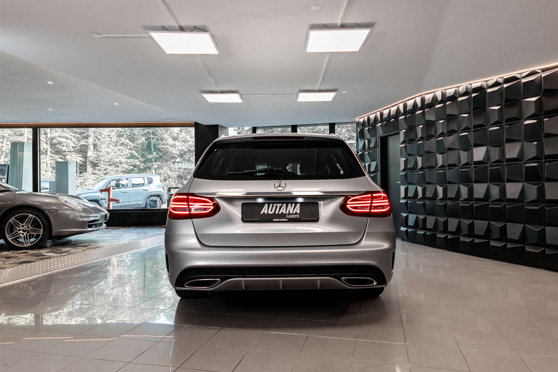 MERCEDES-BENZ C 250 d Swiss Star AMG Line 4Matic 9G-Tronic-image-4