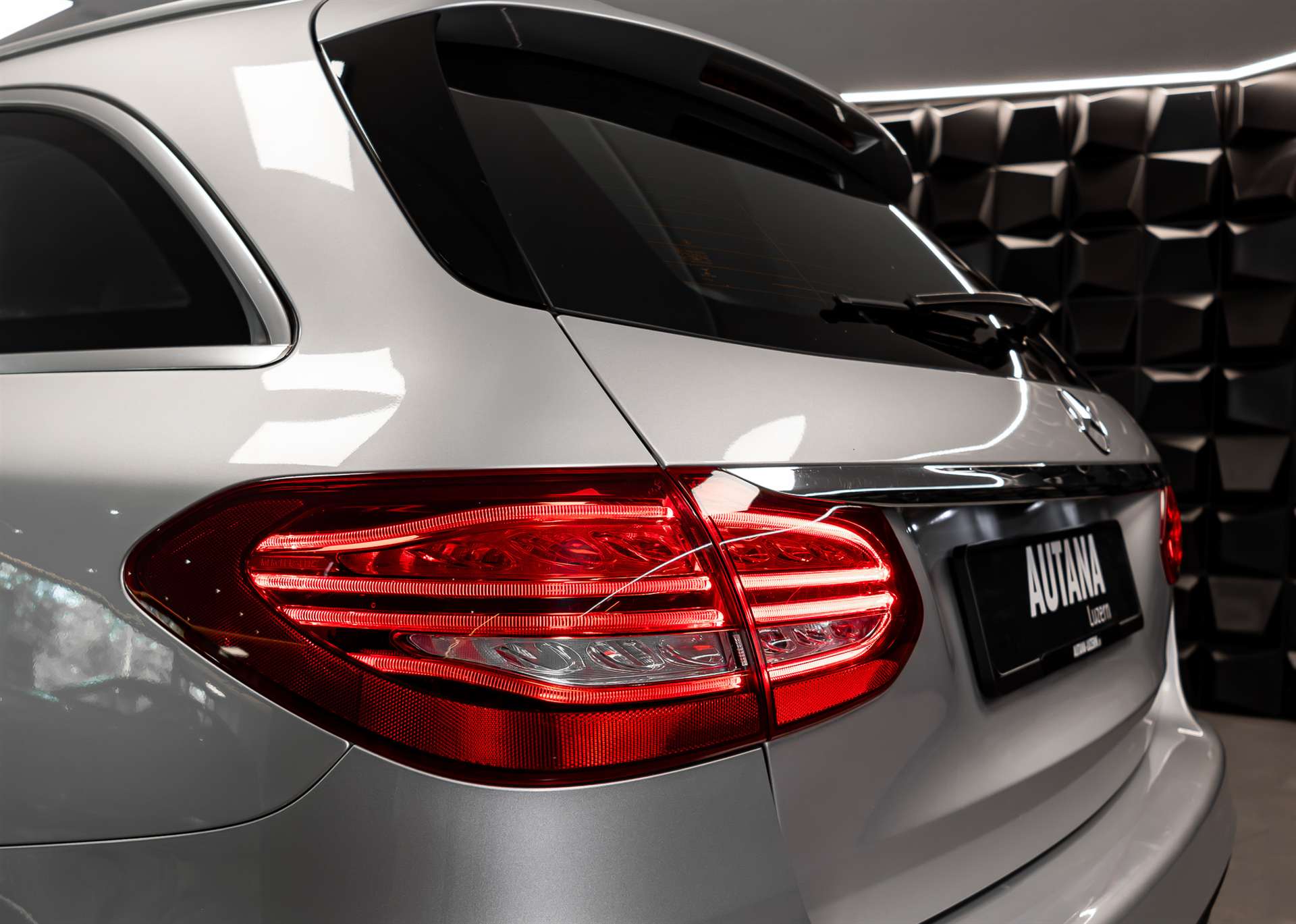 MERCEDES-BENZ C 250 d Swiss Star AMG Line 4Matic 9G-Tronic-image-27