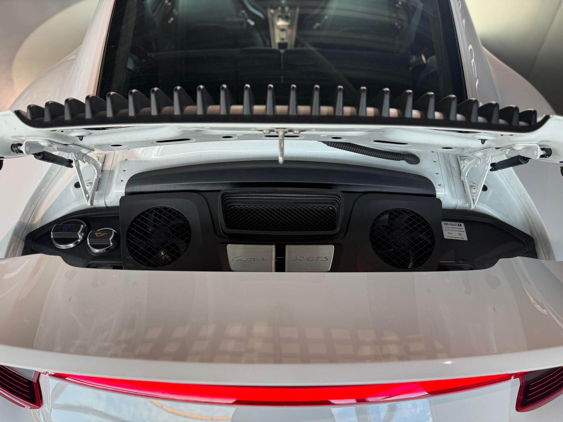 PORSCHE 911 Carrera 4 GTS PDK-image-8