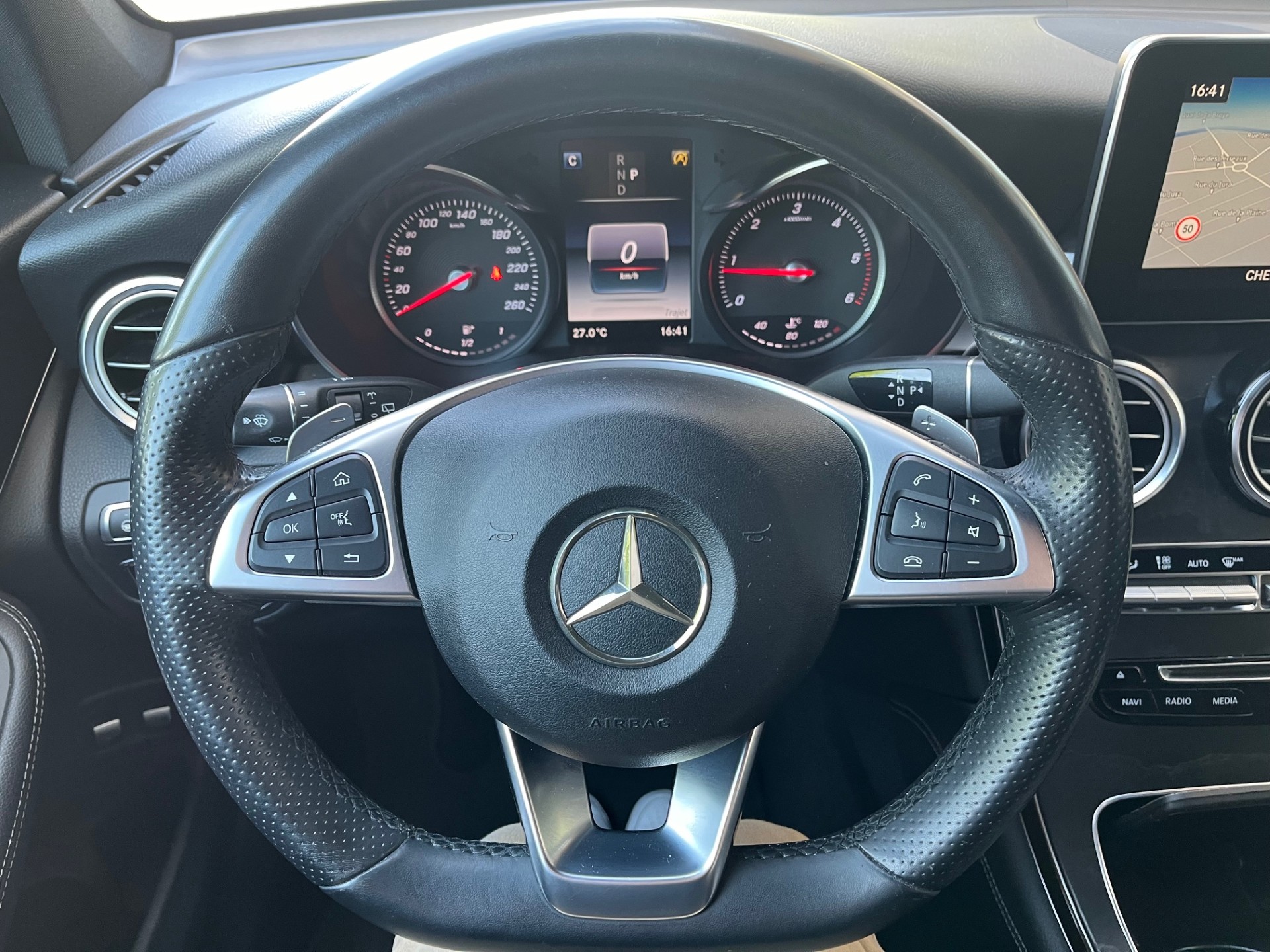 MERCEDES-BENZ GLC 250 d AMG Line 4Matic 9G-Tronic-image-11