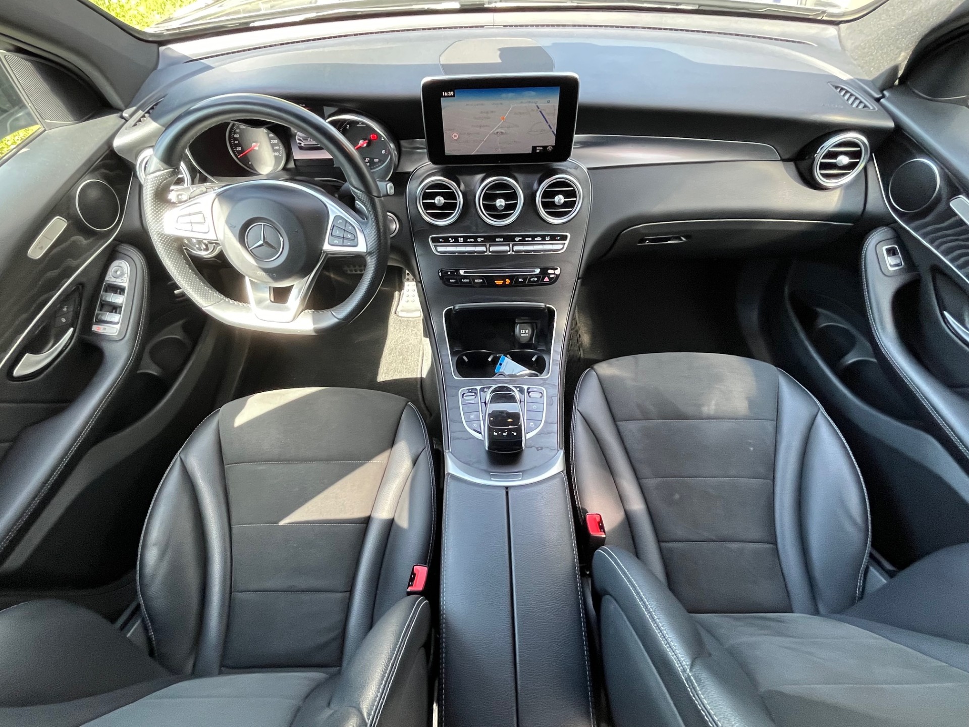 MERCEDES-BENZ GLC 250 d AMG Line 4Matic 9G-Tronic-image-10