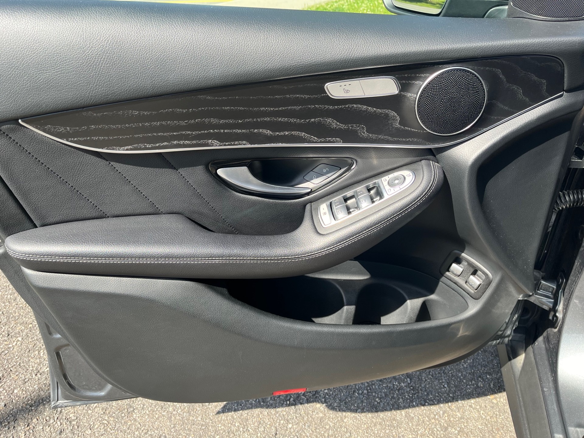 MERCEDES-BENZ GLC 250 d AMG Line 4Matic 9G-Tronic-image-14