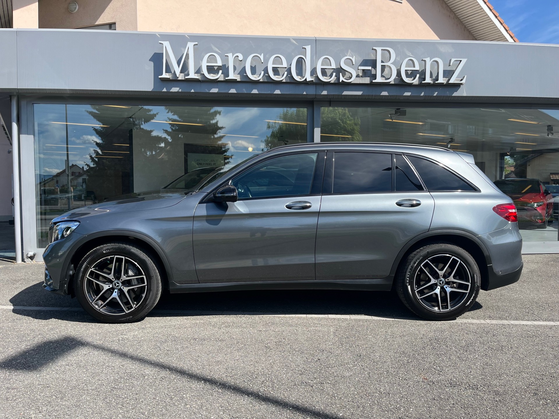 MERCEDES-BENZ GLC 250 d AMG Line 4Matic 9G-Tronic-showroom-element-2