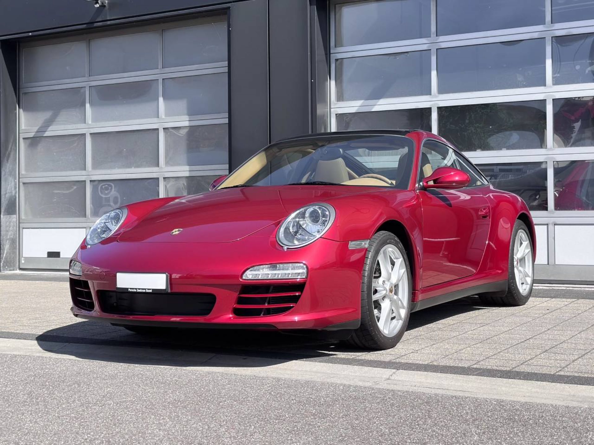 PORSCHE 911 Targa 4-image-8