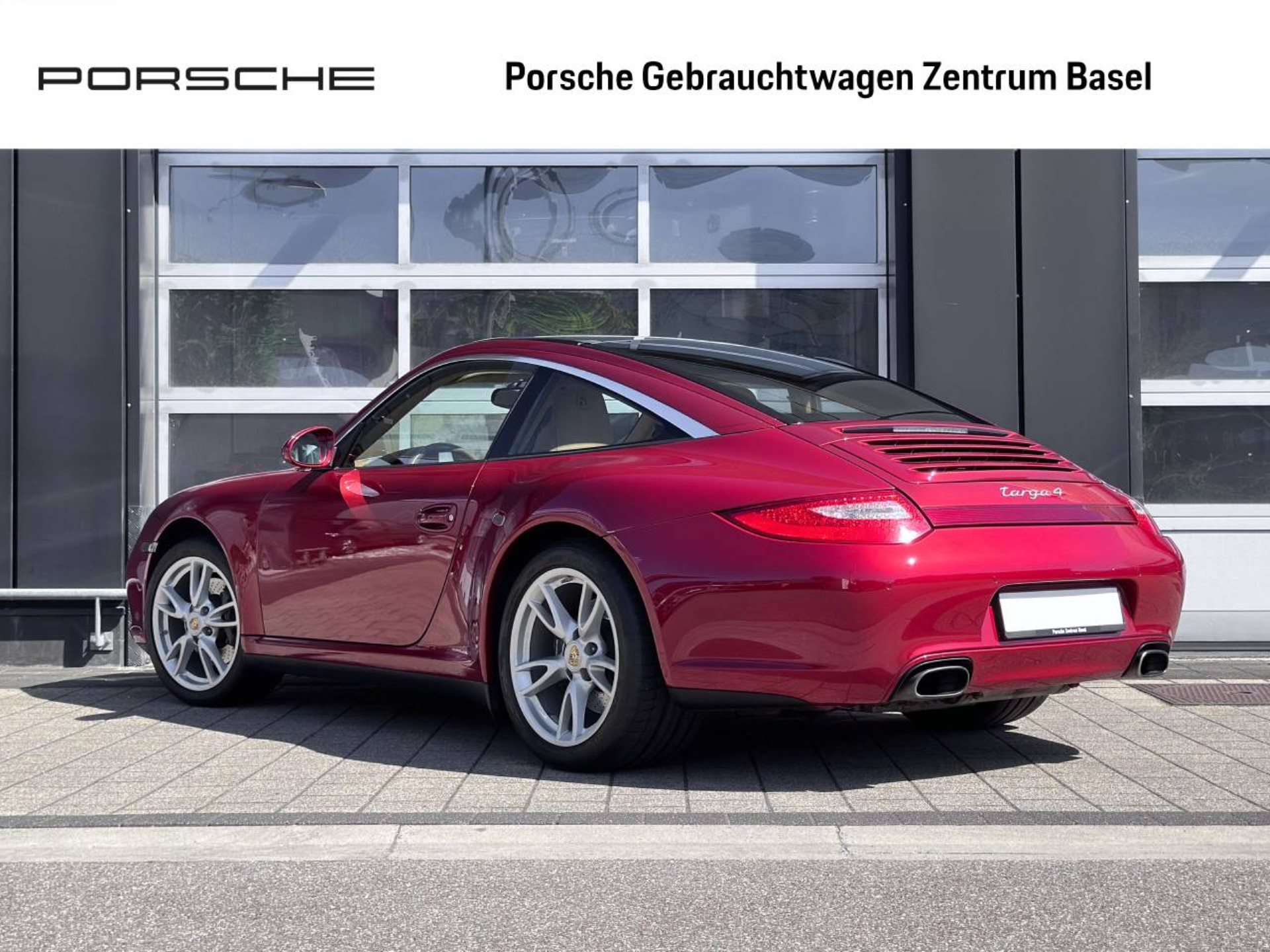 PORSCHE 911 Targa 4-showroom-element-2