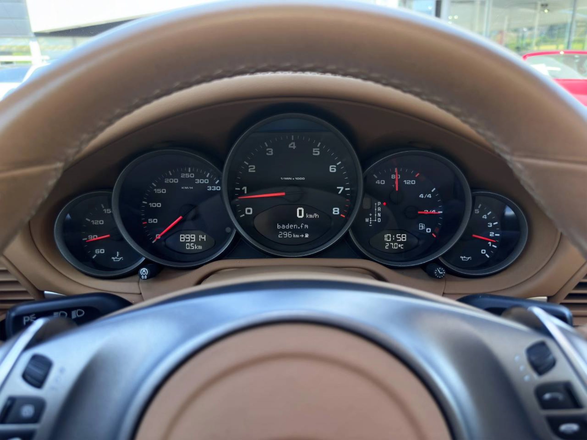 PORSCHE 911 Targa 4-image-20