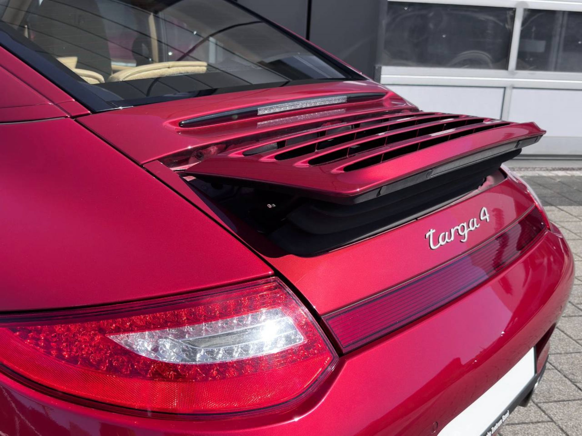 PORSCHE 911 Targa 4-image-25