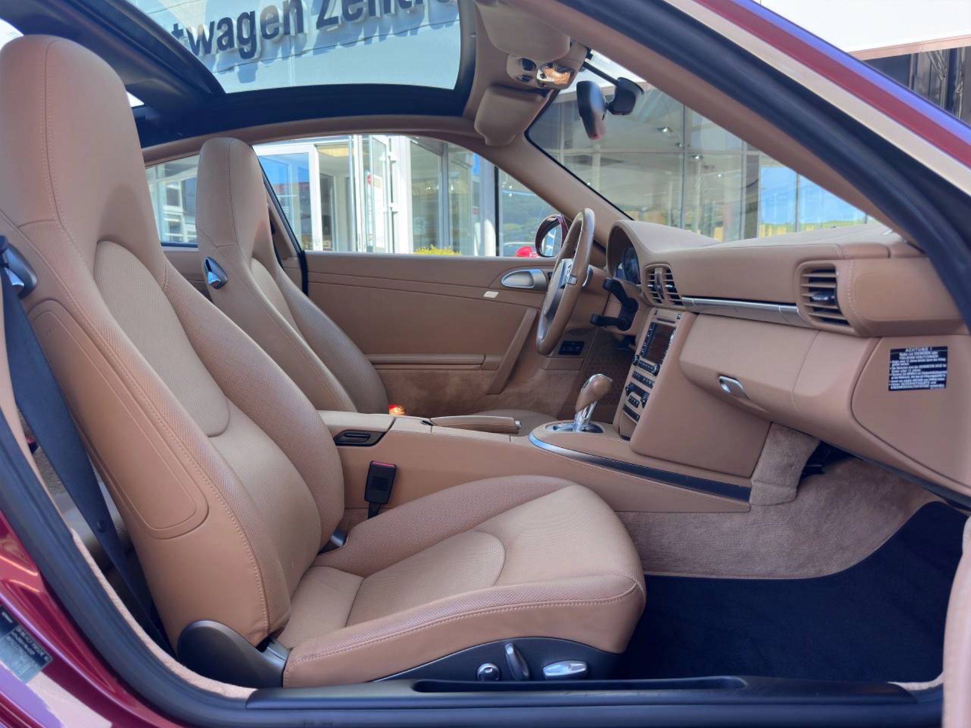 PORSCHE 911 Targa 4-image-16