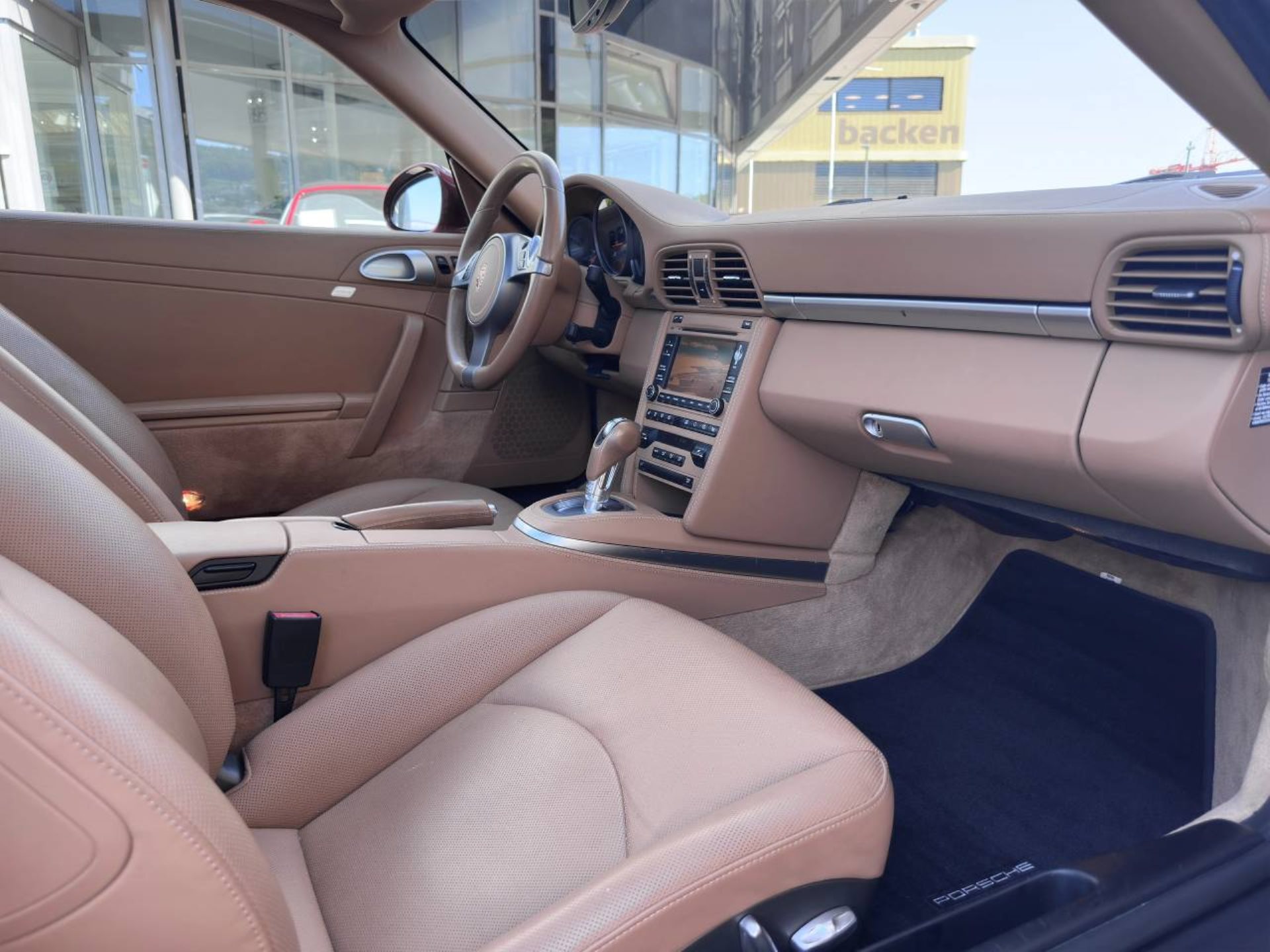 PORSCHE 911 Targa 4-image-18
