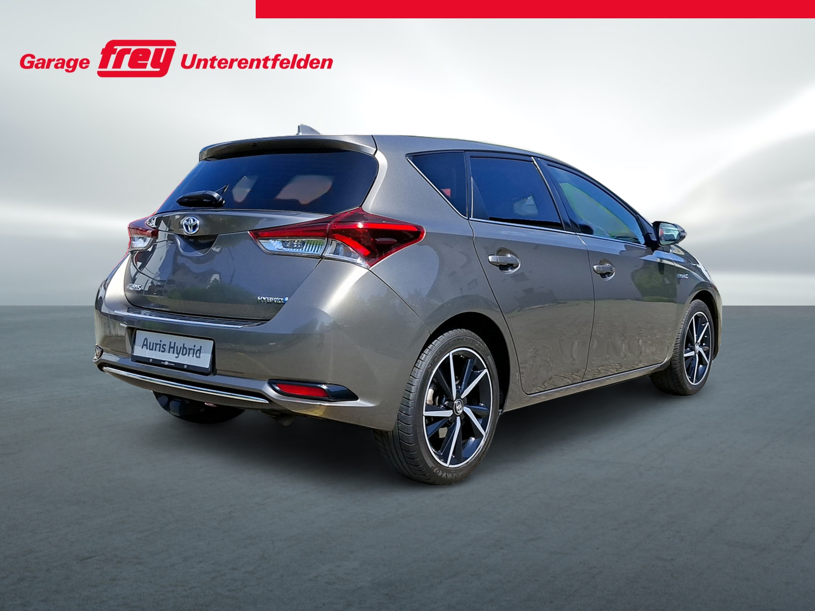 TOYOTA Auris 1.8 HSD Trend e-CVT-image-3