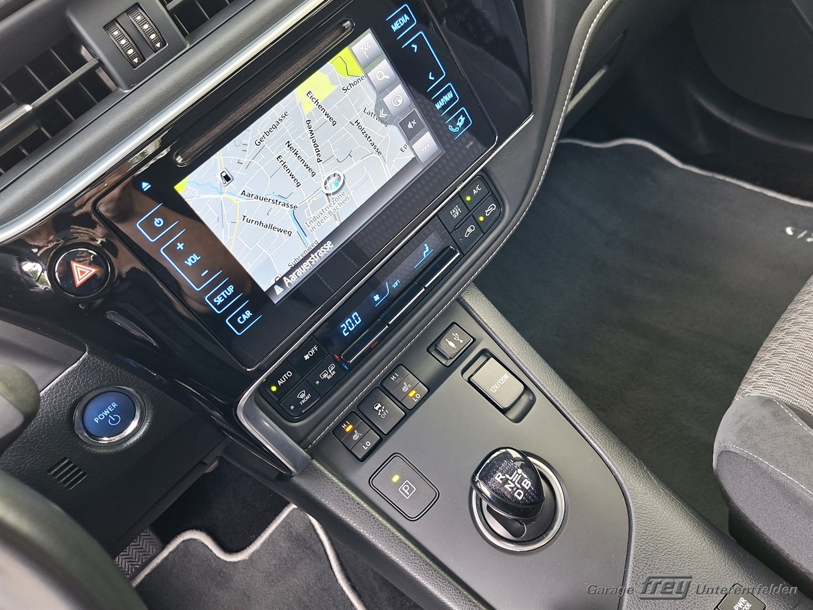 TOYOTA Auris 1.8 HSD Trend e-CVT-image-10