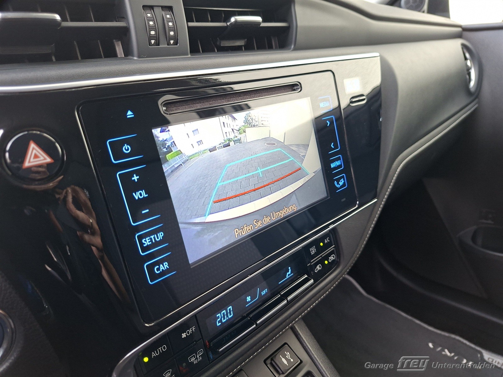 TOYOTA Auris 1.8 HSD Trend e-CVT-image-11