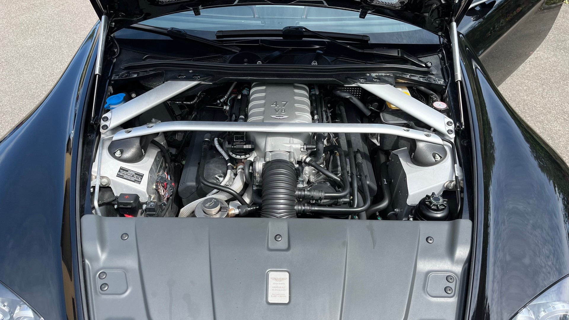 ASTON MARTIN 4.7 Sportshift-image-10