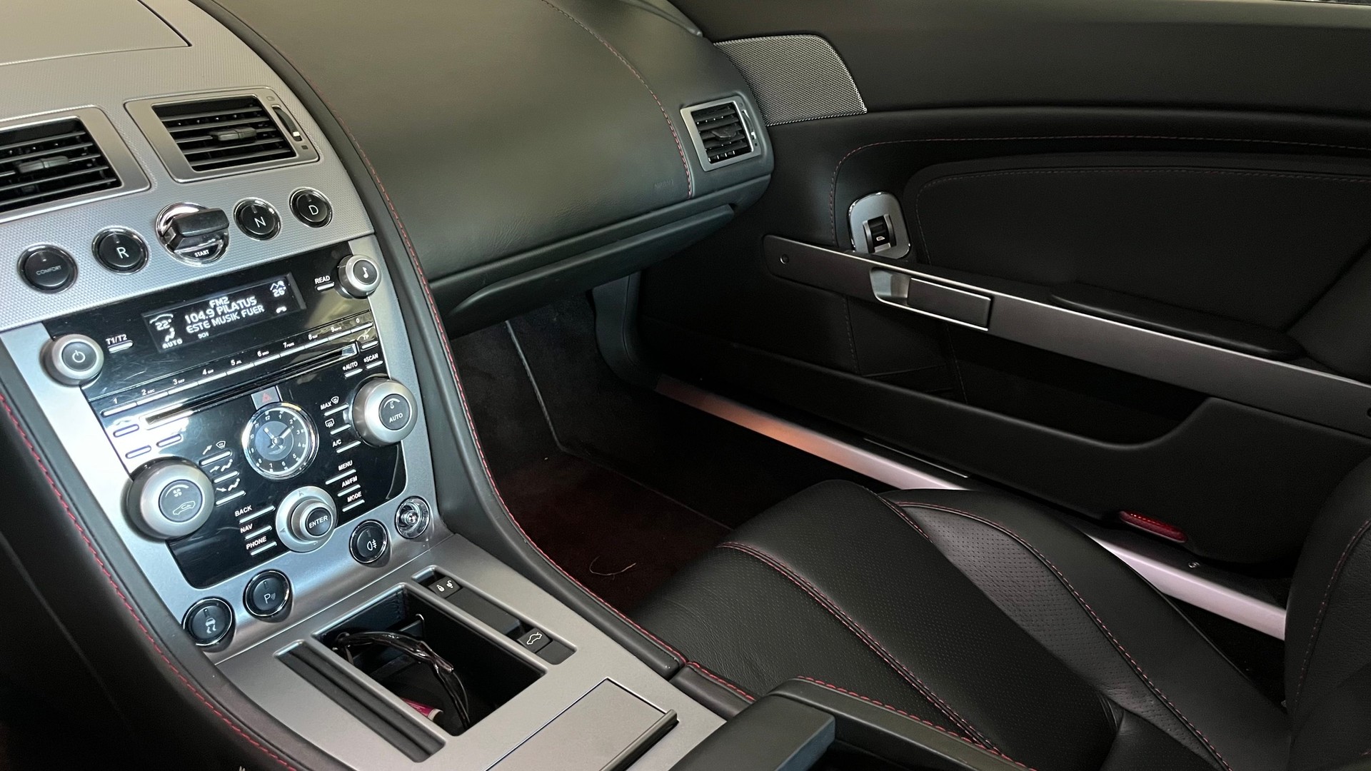 ASTON MARTIN 4.7 Sportshift-image-6