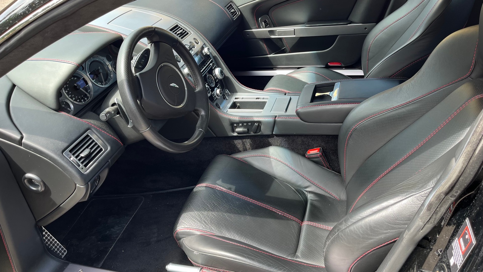 ASTON MARTIN 4.7 Sportshift-image-4