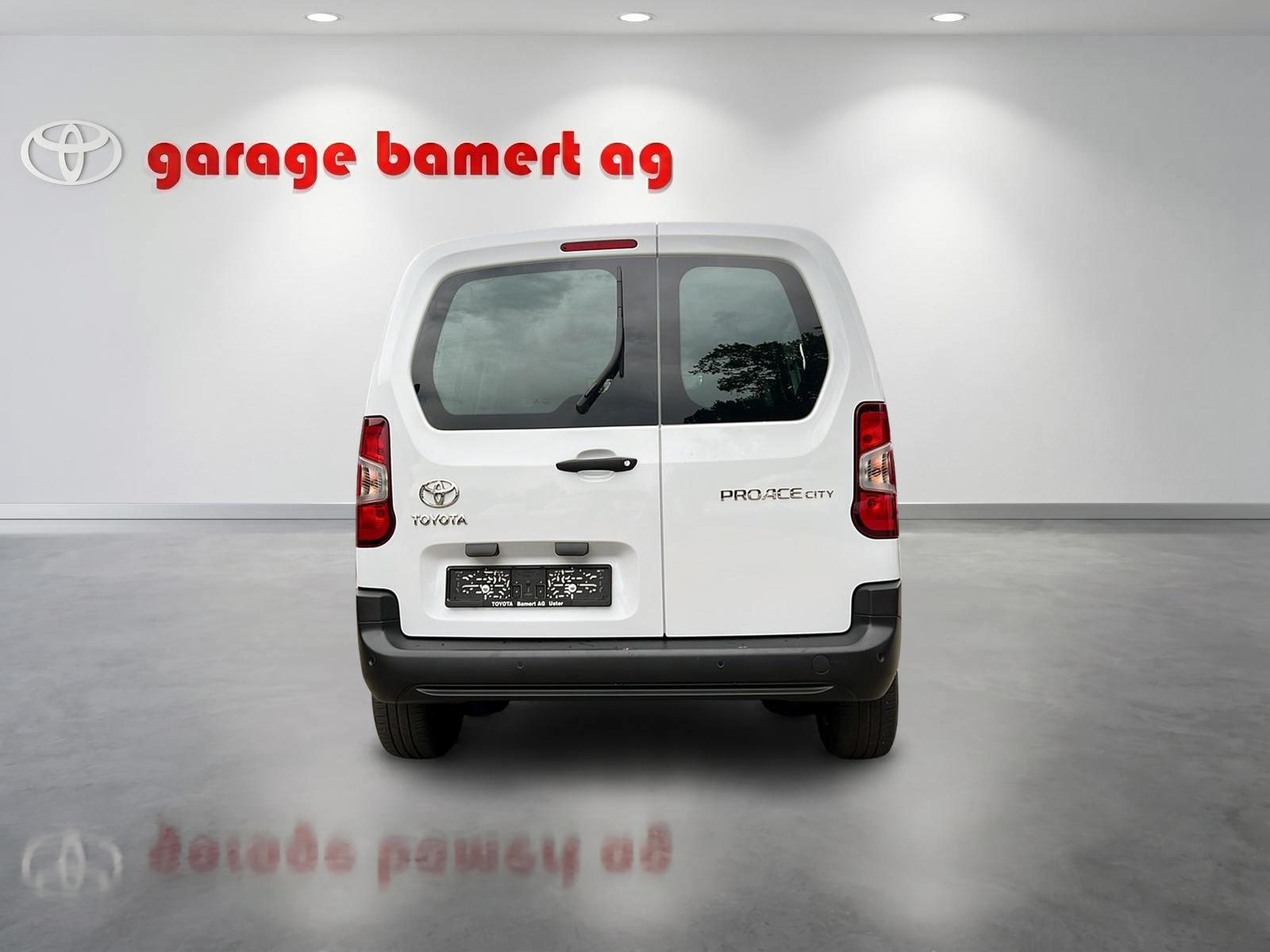 TOYOTA PROACE CITY Van L1 1.2 Active-image-4