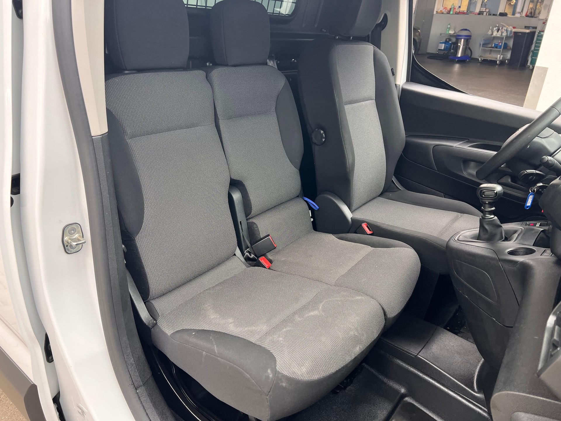 TOYOTA PROACE CITY Van L1 1.2 Active-image-13