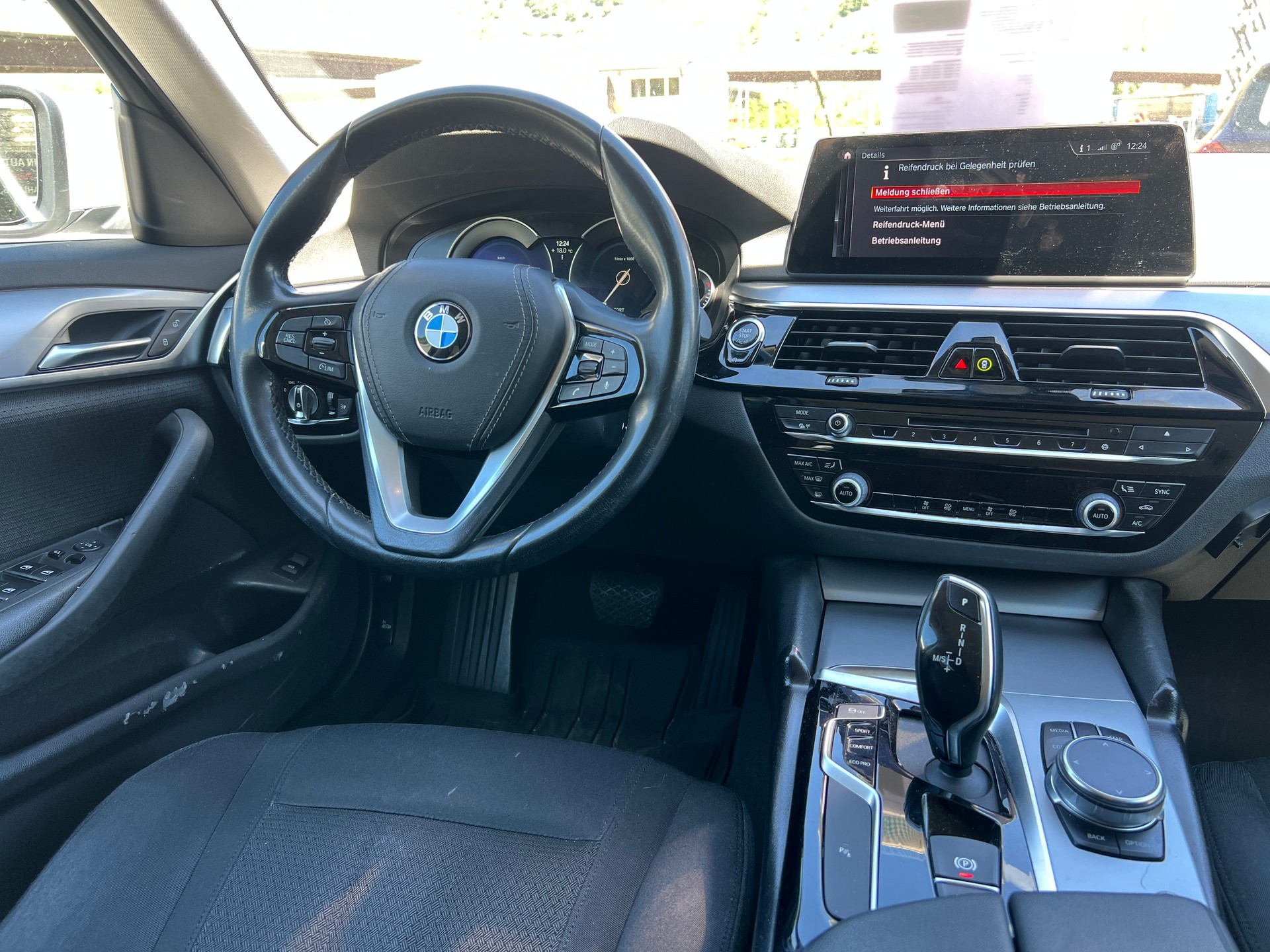 BMW 520d xDrive Touring Steptronic-image-8