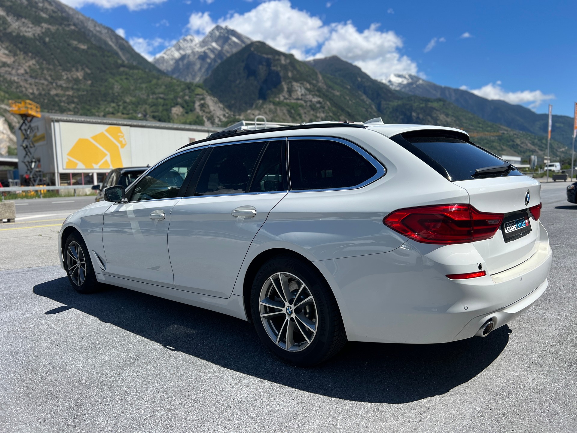 BMW 520d xDrive Touring Steptronic-image-3
