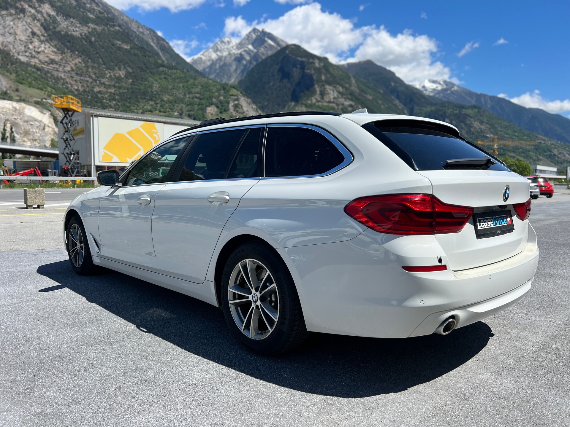 BMW 520d xDrive Touring Steptronic-image-13