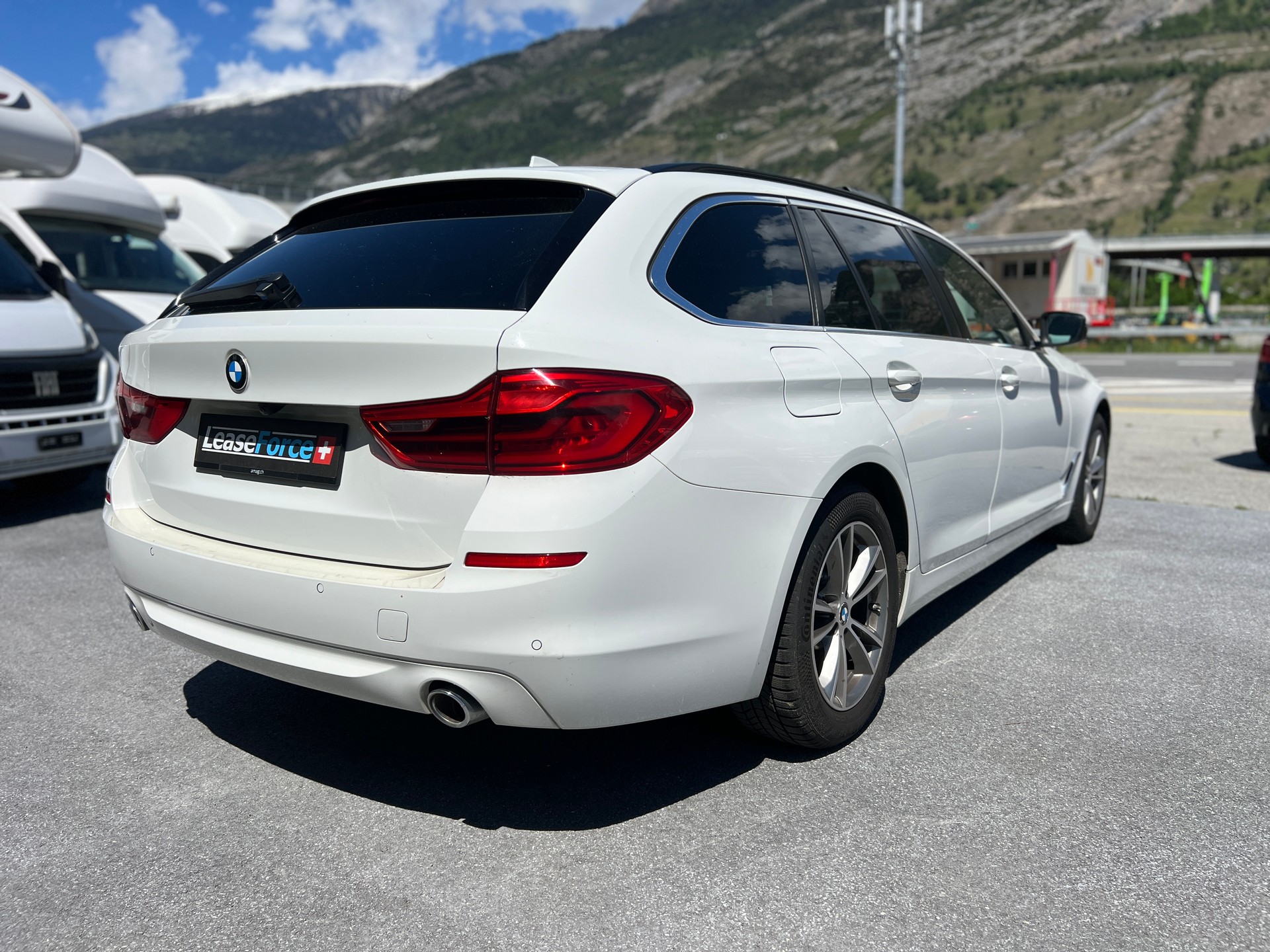 BMW 520d xDrive Touring Steptronic-image-14