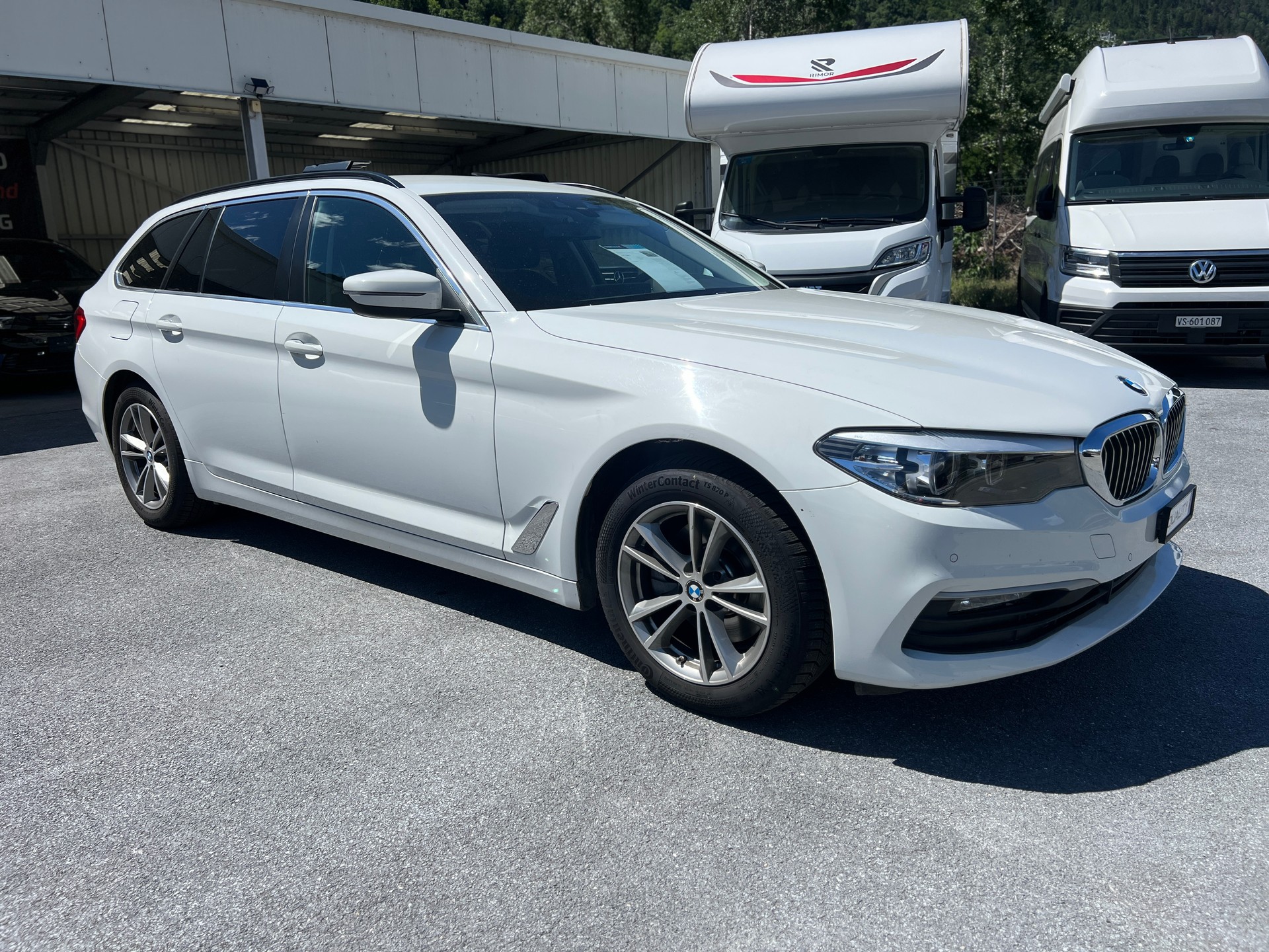 BMW 520d xDrive Touring Steptronic-image-12