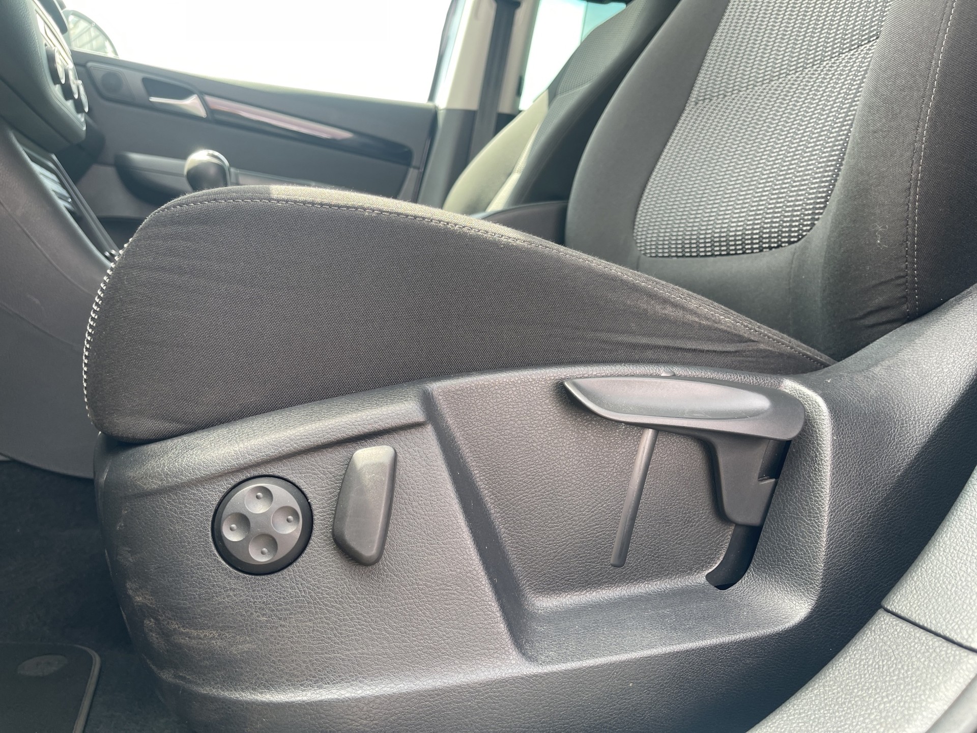 SEAT Alhambra 2.0 TDI 7 Plätzer-image-44