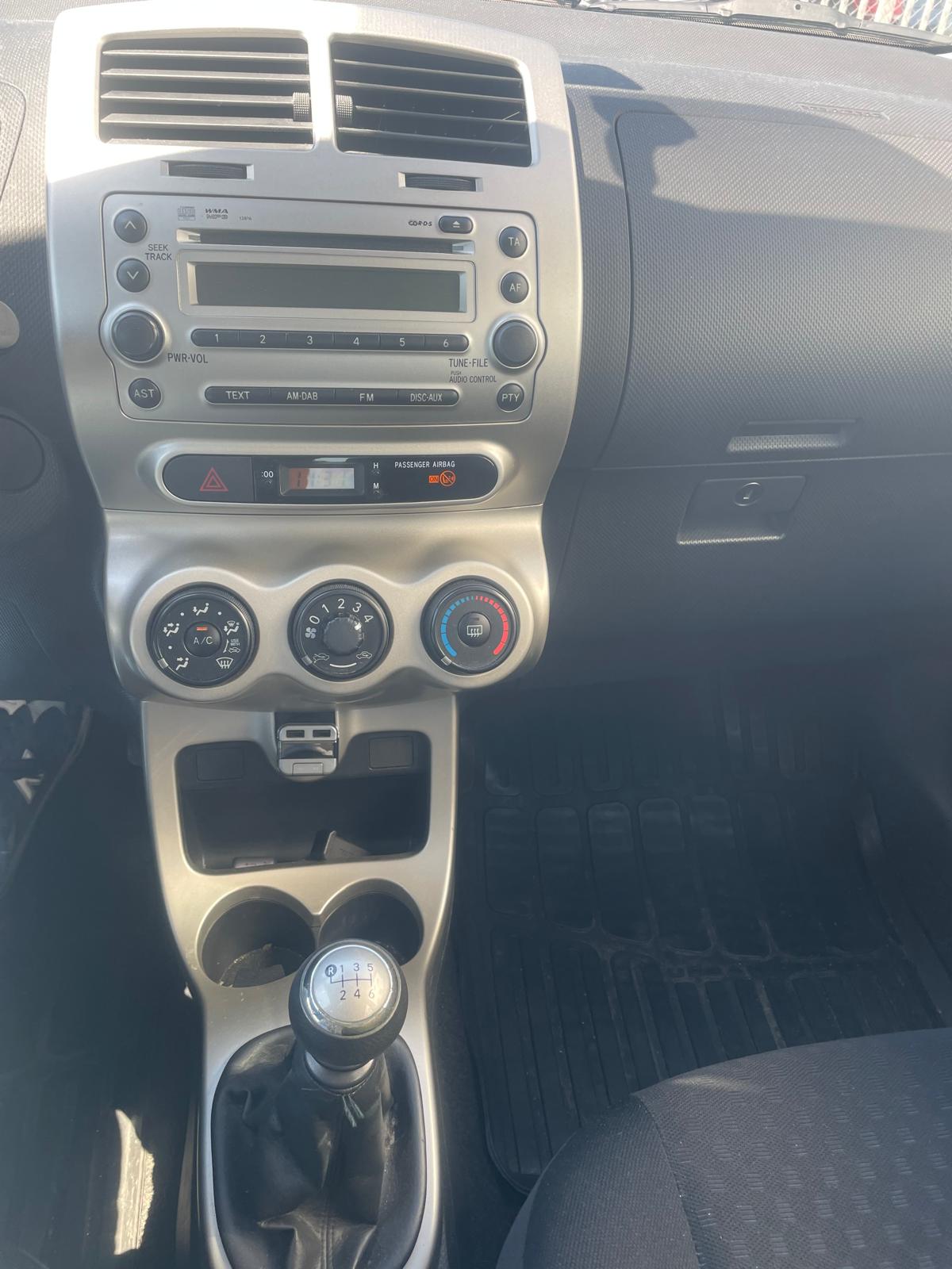 TOYOTA UrbanCruiser 1.33 Dual VVT-i Linea Terra-image-7