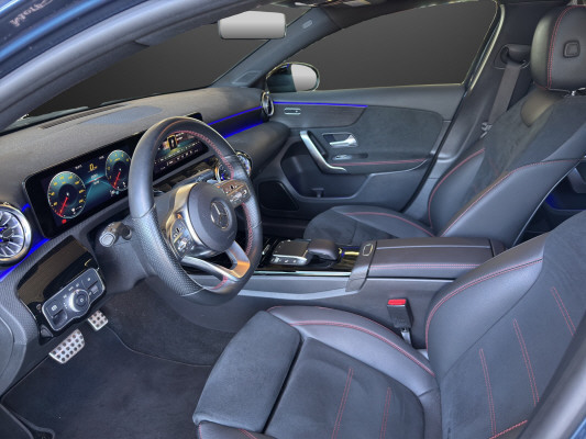 MERCEDES-BENZ A 250 AMG Line-image-5