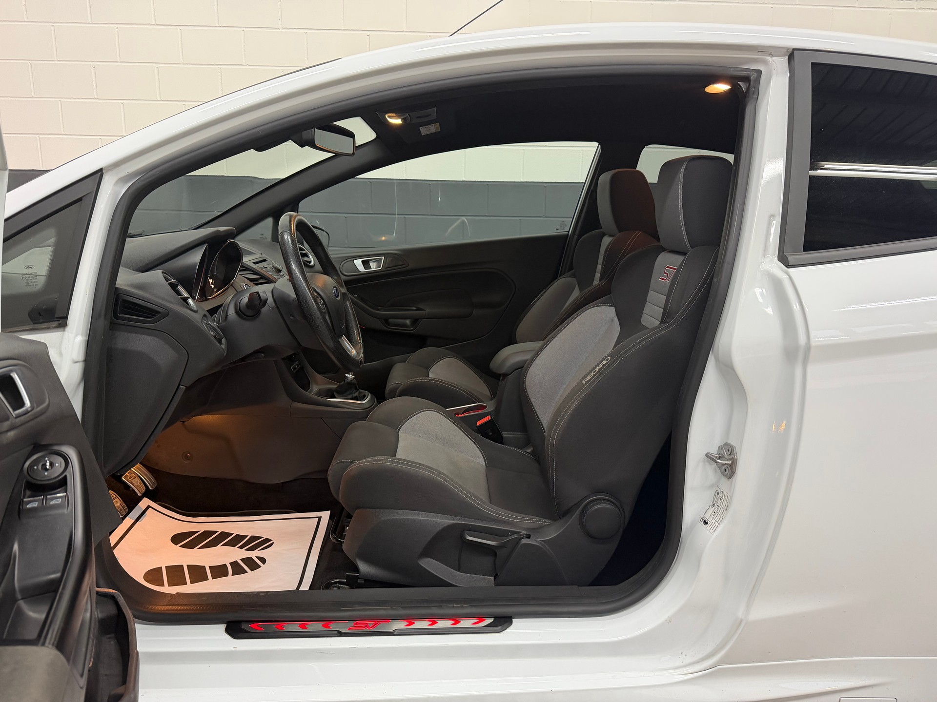 FORD Fiesta 1.6 SCTi ST-1 //NEU AB MFK!-image-8