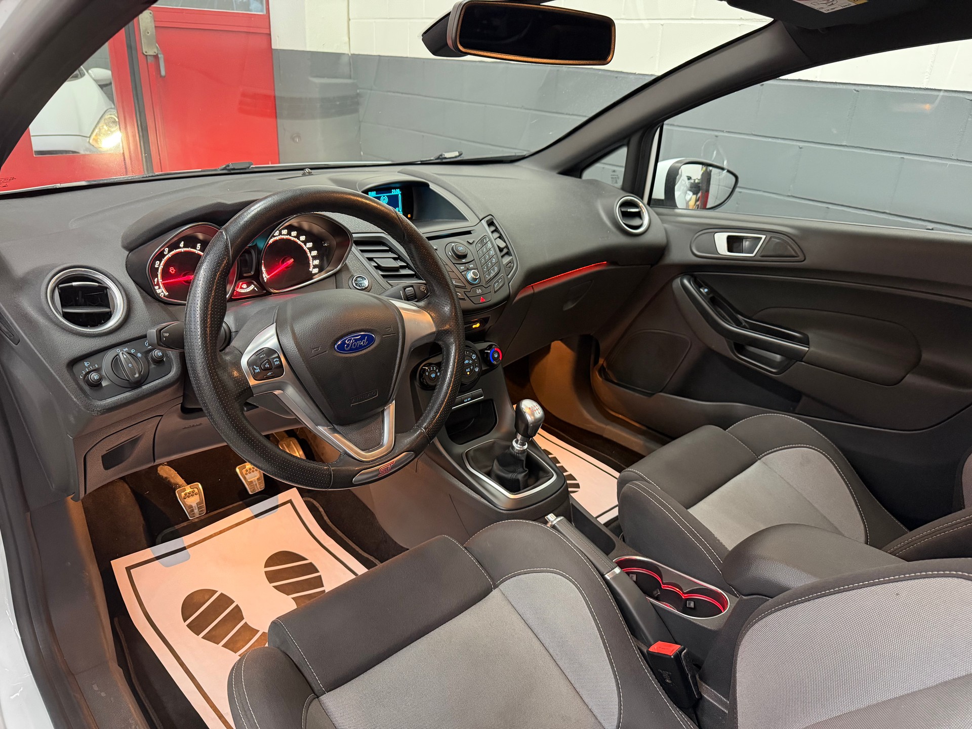 FORD Fiesta 1.6 SCTi ST-1 //NEU AB MFK!-image-9
