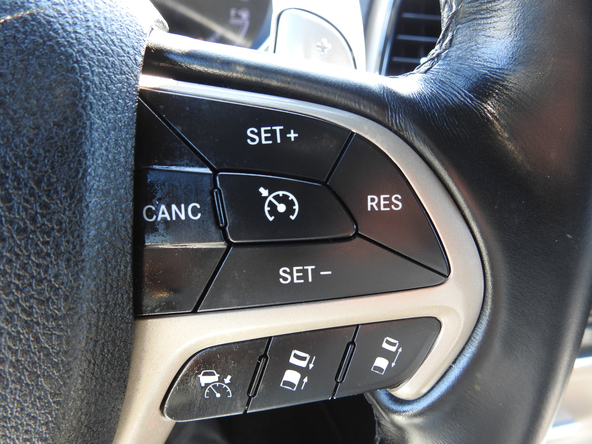 JEEP Grand Cherokee 3.0 CRD Summit Automatic-image-26
