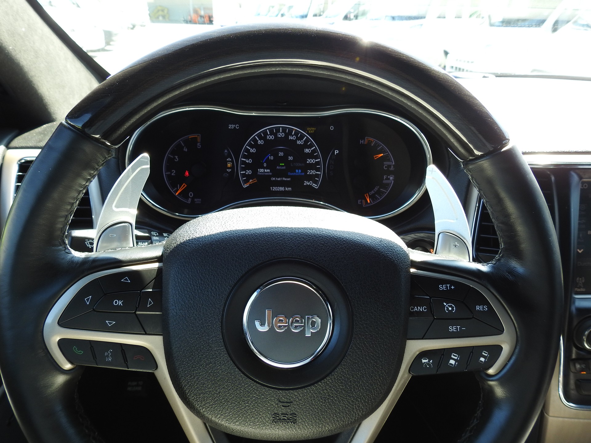 JEEP Grand Cherokee 3.0 CRD Summit Automatic-image-28