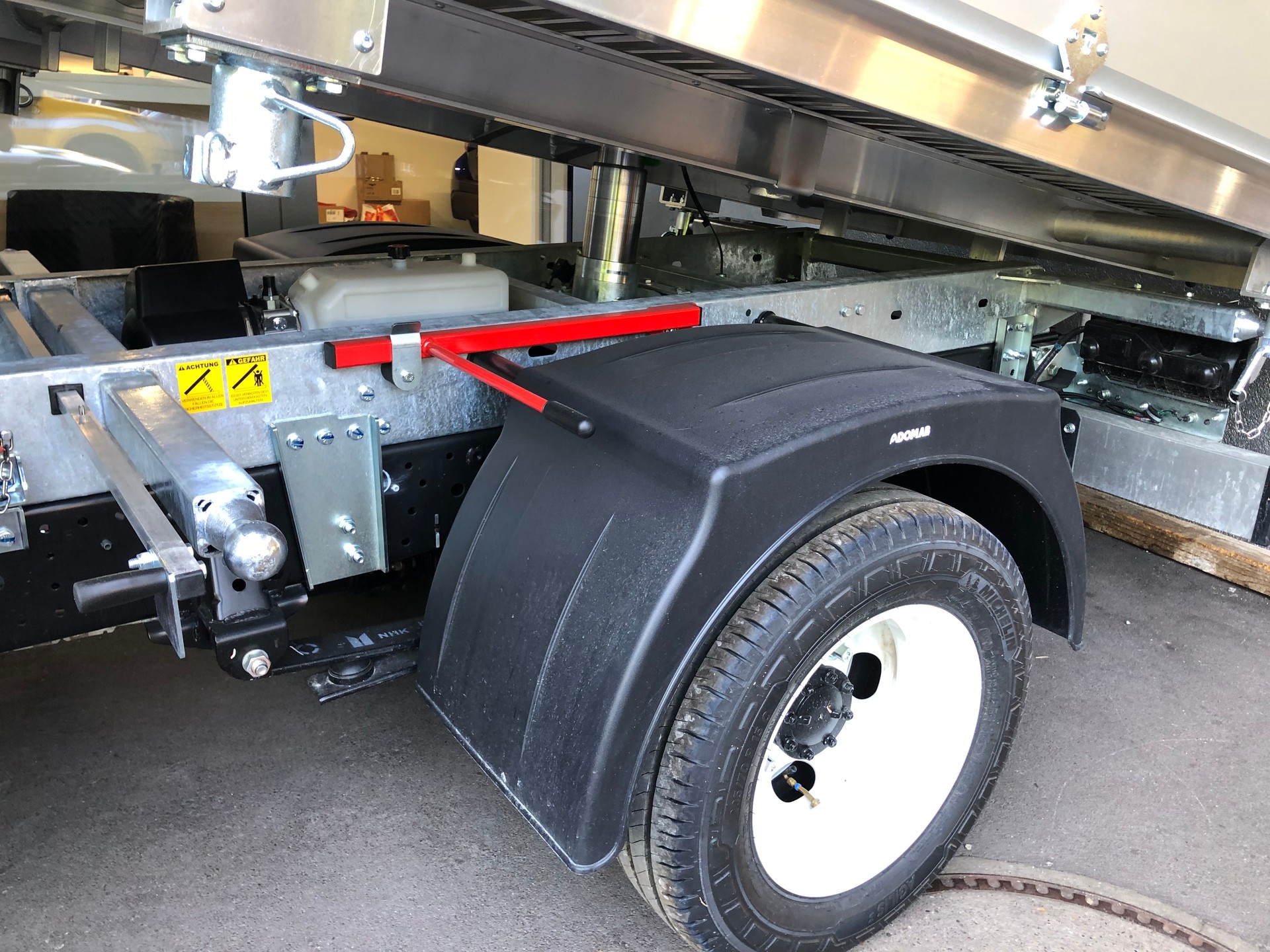 ISUZU M21 T E Box und Kipper-image-5