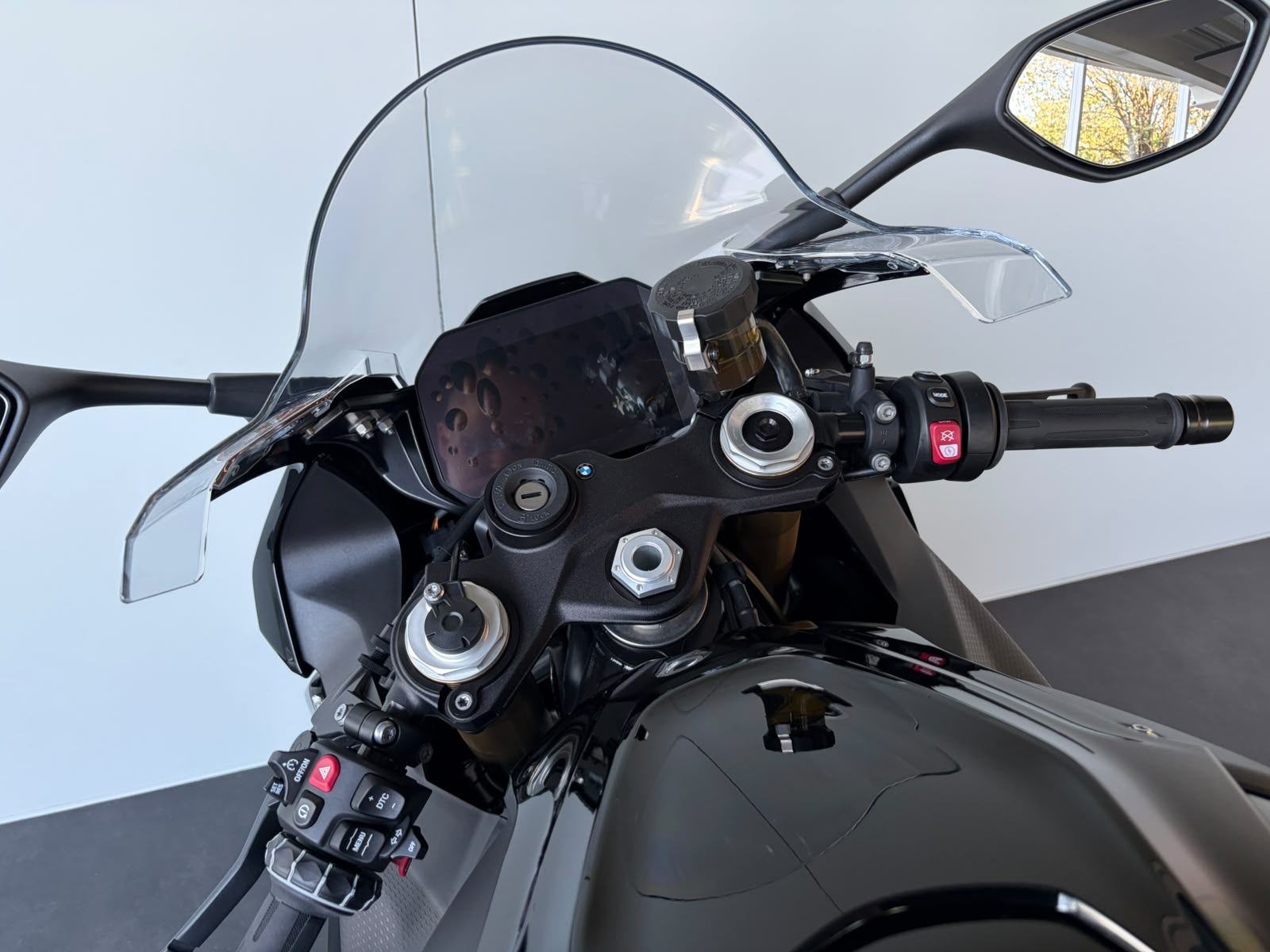 BMW S 1000 RR-image-10