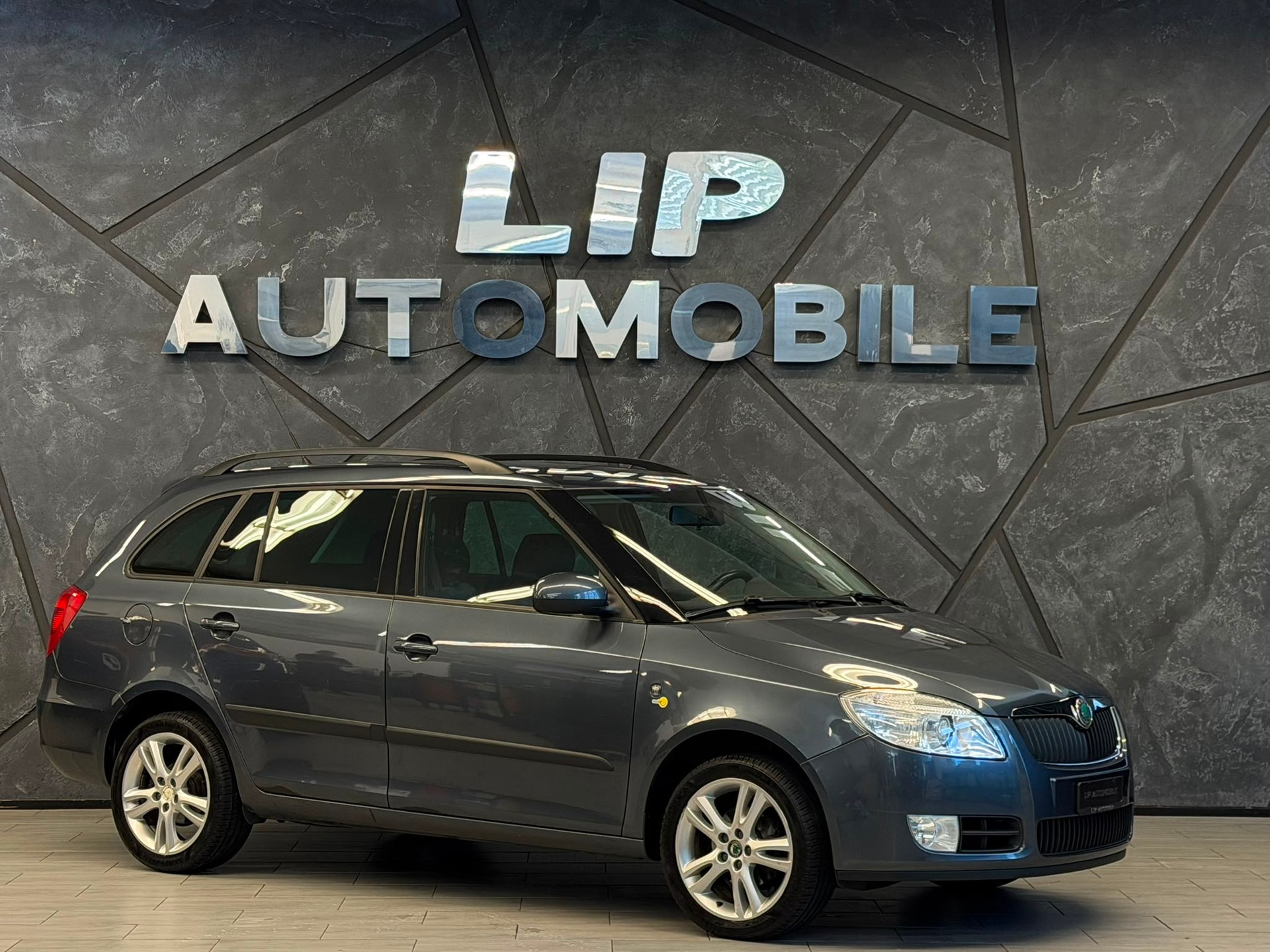 SKODA Fabia 1.6 Ambiente-showroom-element-2