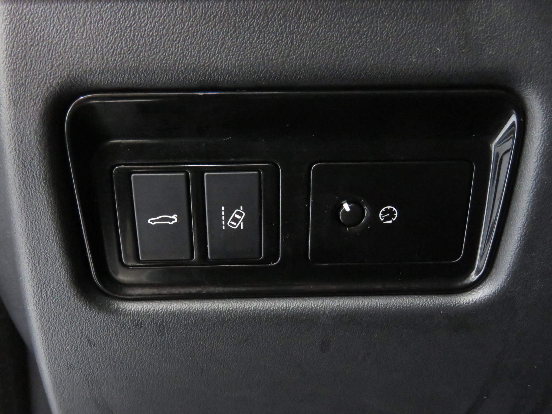 JAGUAR XE 20d R-Sport AWD Automat-image-22