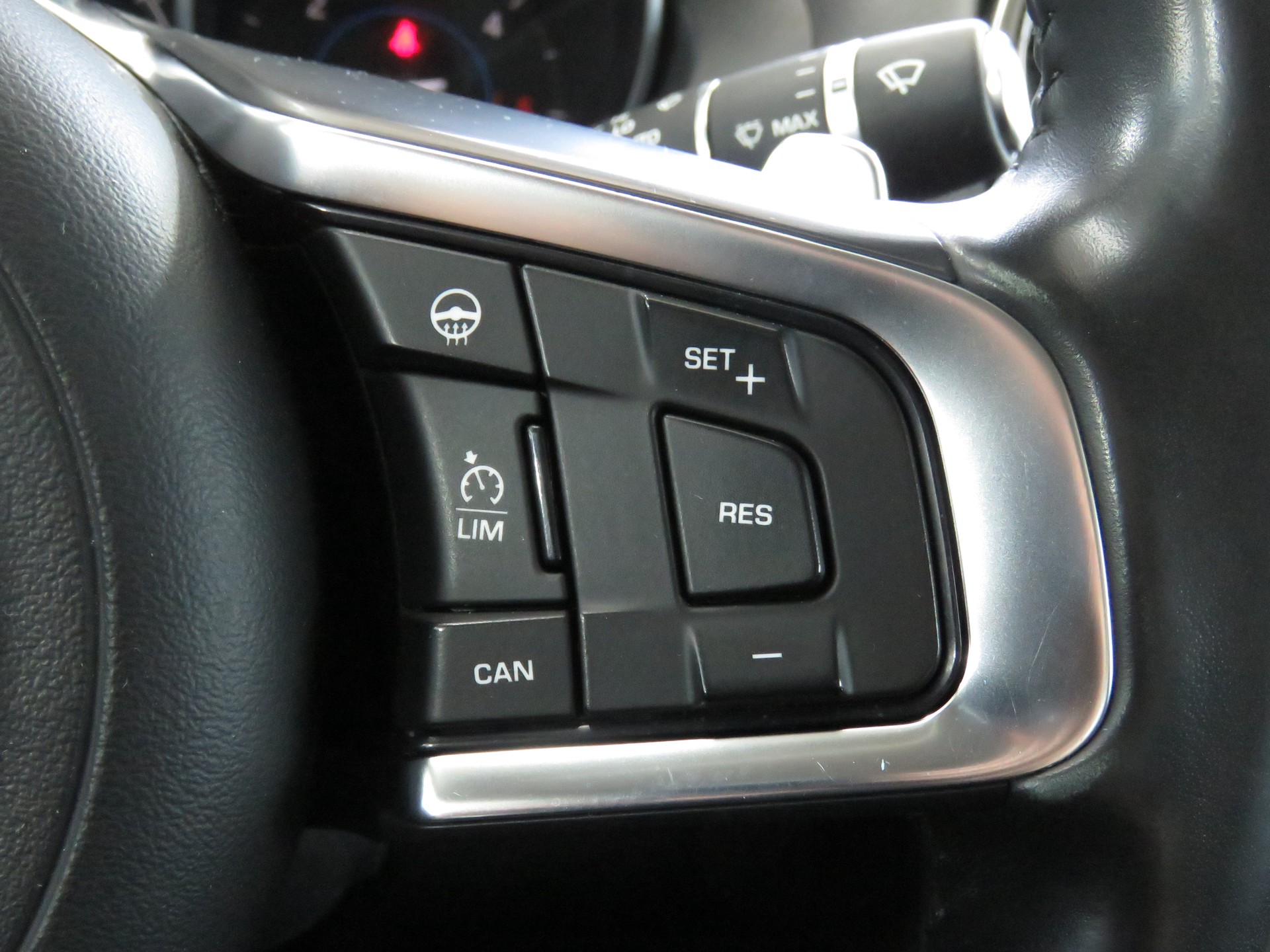 JAGUAR XE 20d R-Sport AWD Automat-image-20