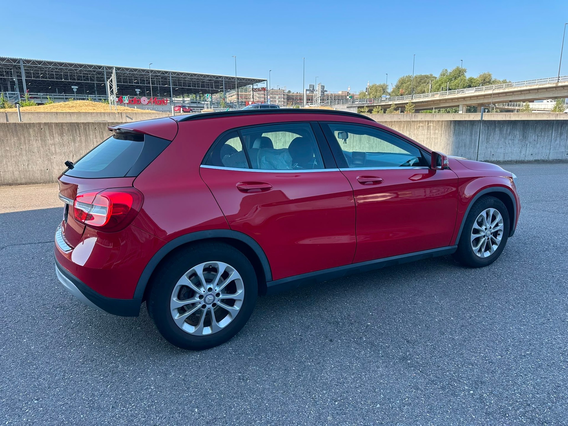 MERCEDES-BENZ GLA 250 Style-image-6