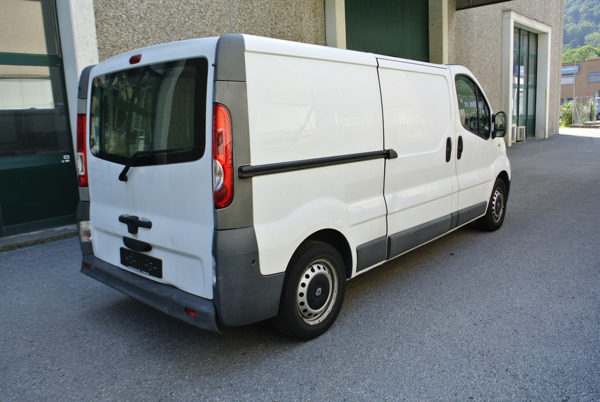 RENAULT Trafic 2.0 dCi 115 2.9t L2H1-image-18