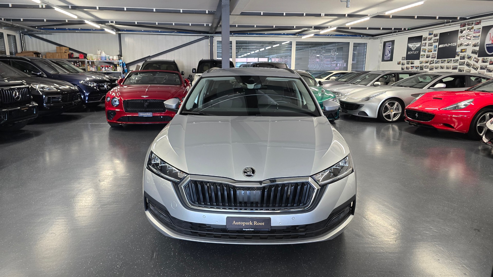 SKODA Octavia Combi 2.0 TDI DSG Ambition 4x4-showroom-element-3