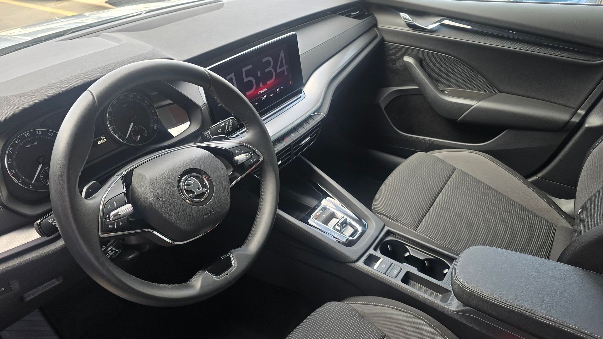 SKODA Octavia Combi 2.0 TDI DSG Ambition 4x4-image-18