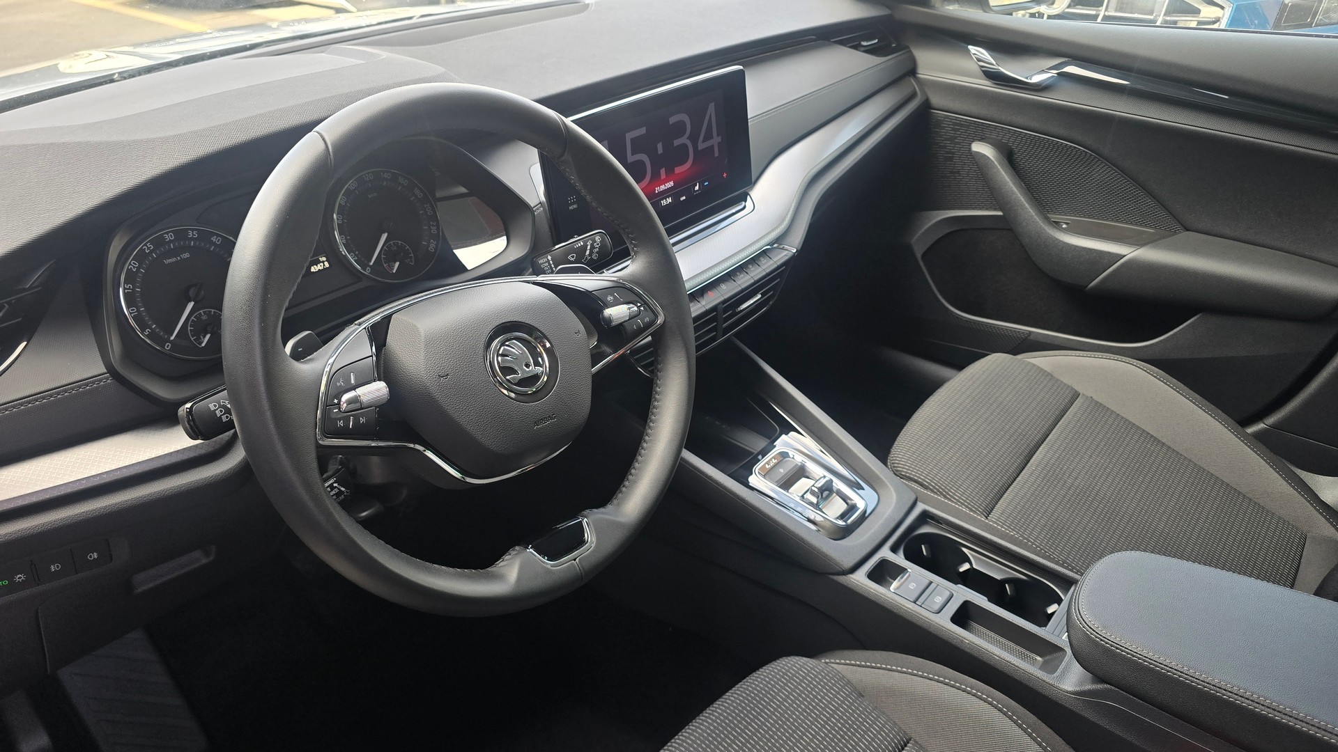 SKODA Octavia Combi 2.0 TDI DSG Ambition 4x4-image-15