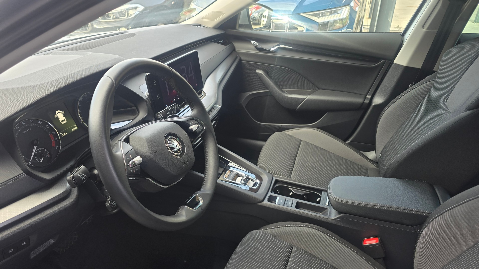 SKODA Octavia Combi 2.0 TDI DSG Ambition 4x4-image-17