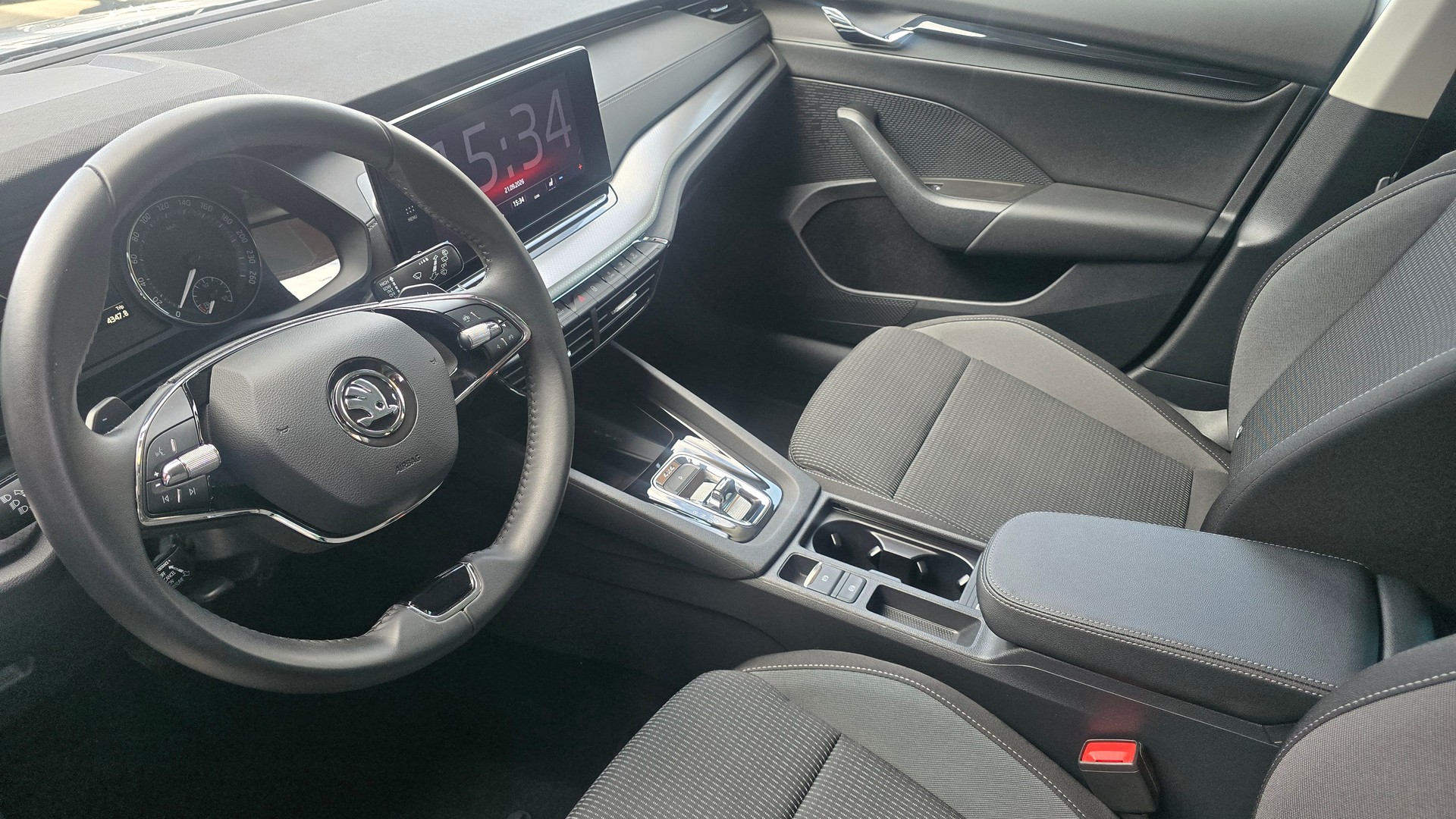 SKODA Octavia Combi 2.0 TDI DSG Ambition 4x4-image-16