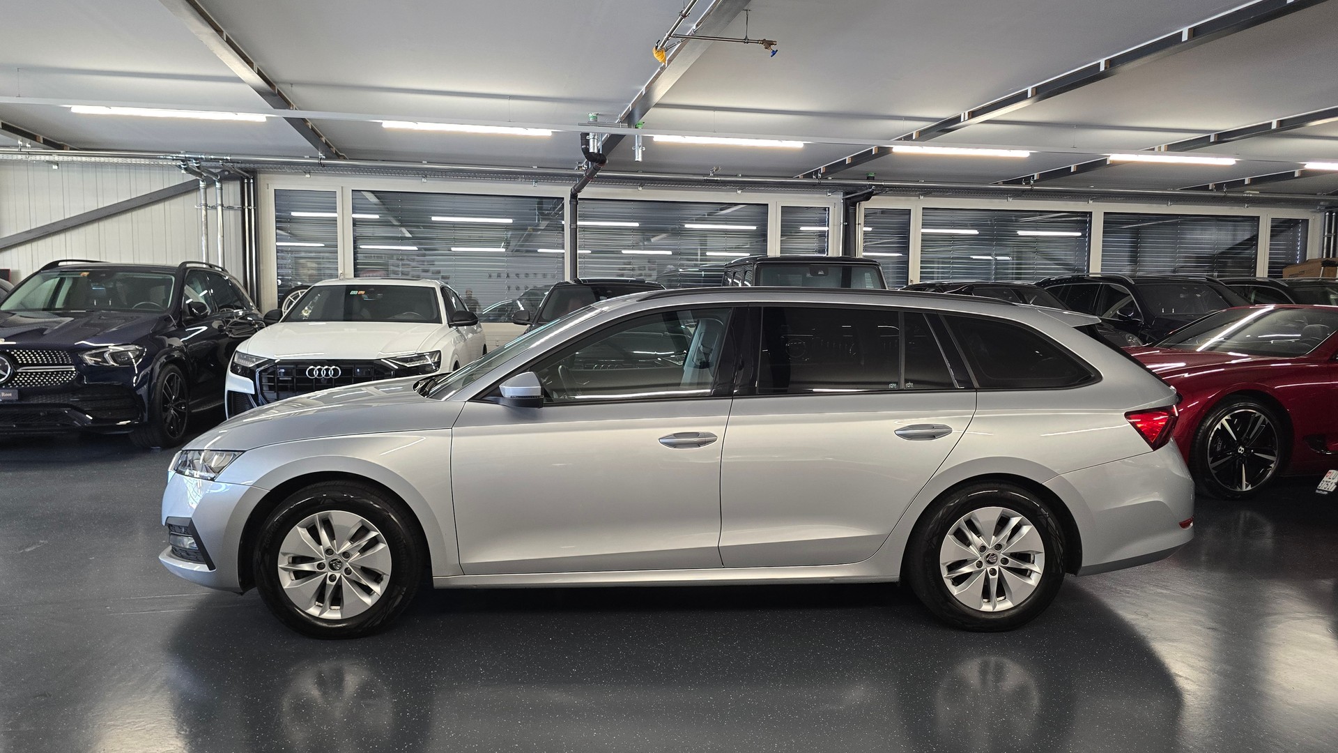SKODA Octavia Combi 2.0 TDI DSG Ambition 4x4-image-11