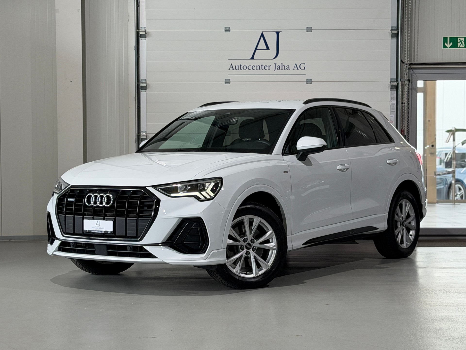 AUDI Q3 40 TDI S line quattro S-tronic (CH)